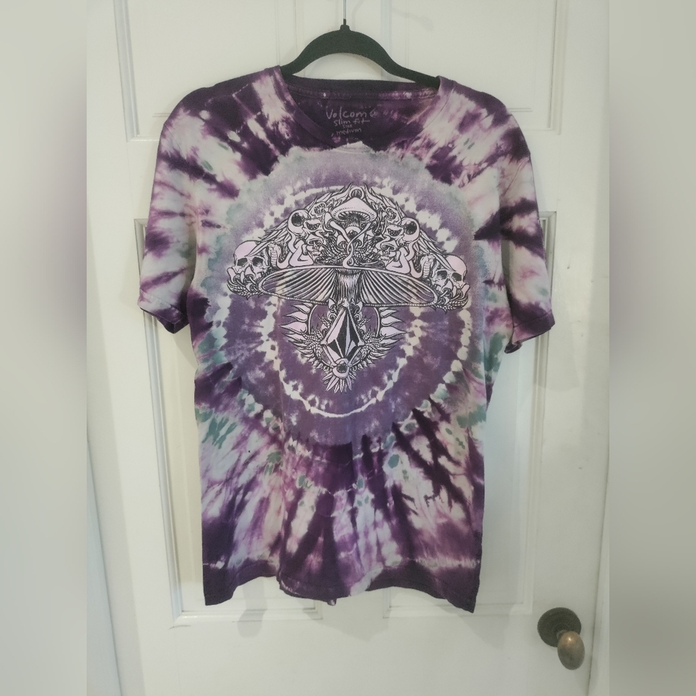 Volcom tie dye psychedelic peace t shirt hippie